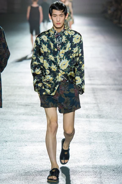 Look 9